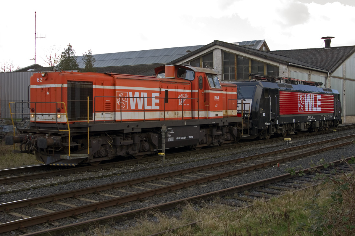 Drehscheibe Online Foren :: 03/02 - Bild-Sichtungen :: Schwarz-Rot ist ...