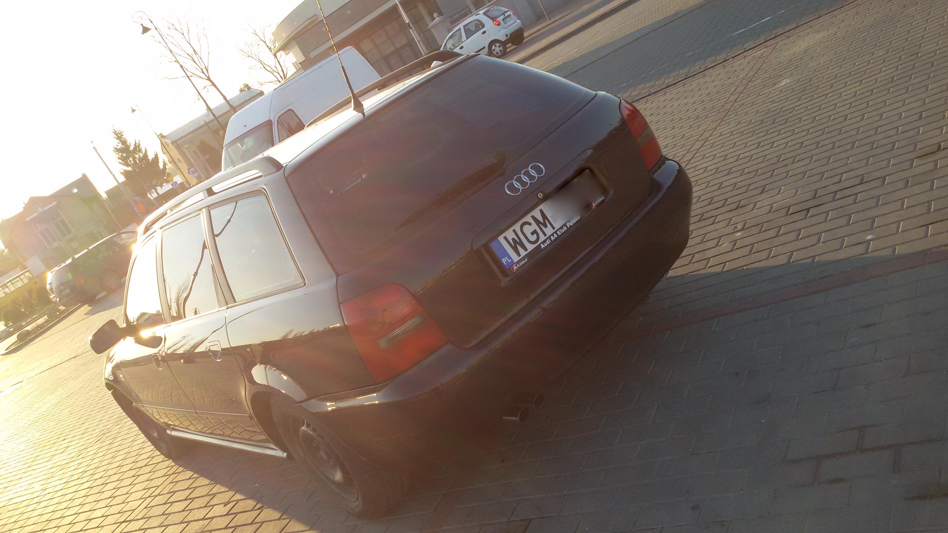 7lzm55pe.jpg