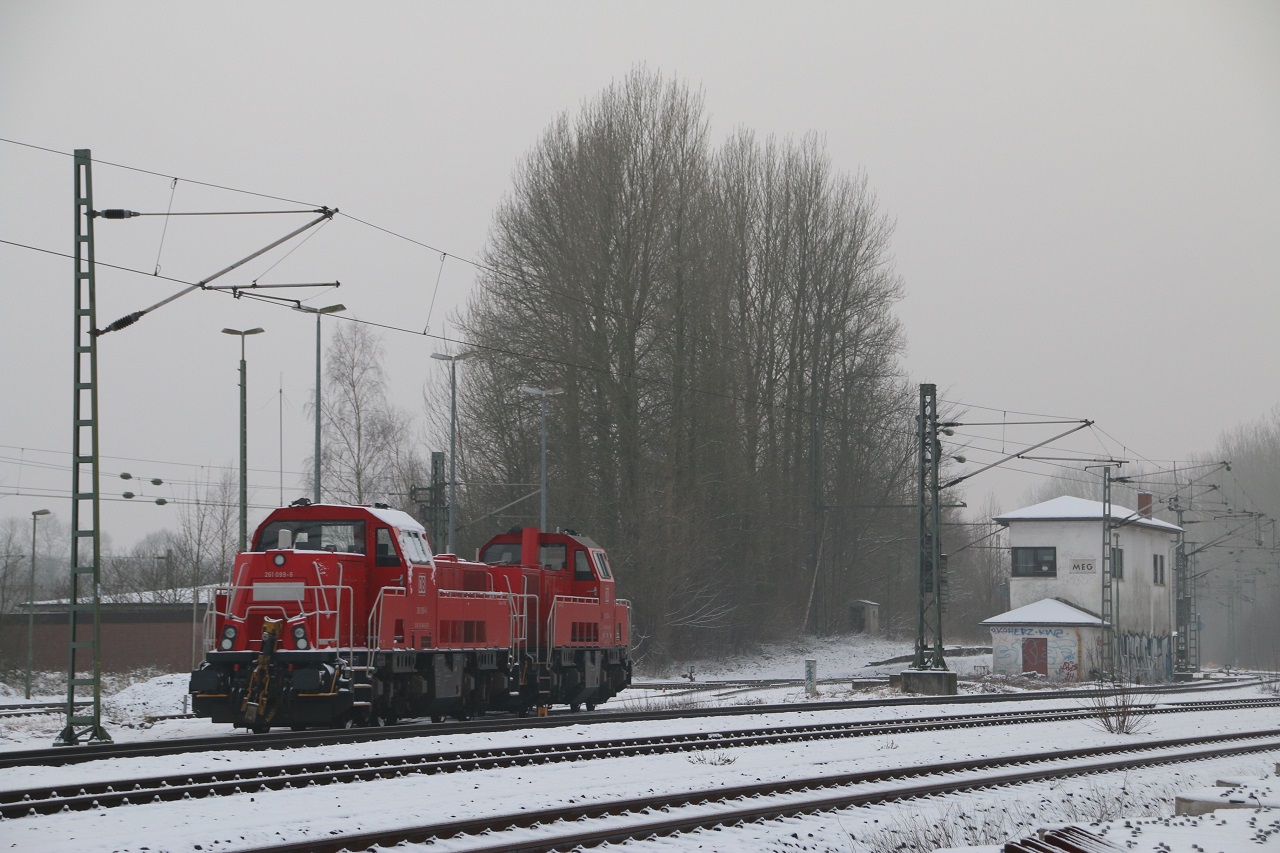 261 099-6 und 261 104-4 in Meimersdorf